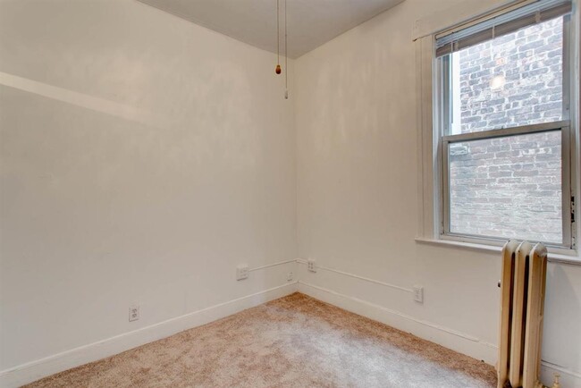 Building Photo - 1115 28th St