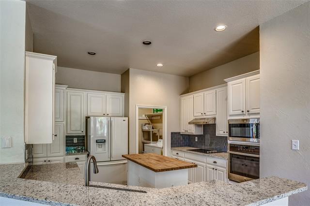 Building Photo - 318 Hampton Ct