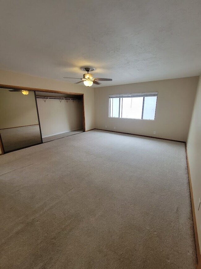 Building Photo - 249