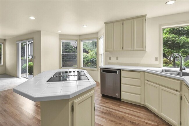 Building Photo - 4Bd/2.5Ba Mill Creek House