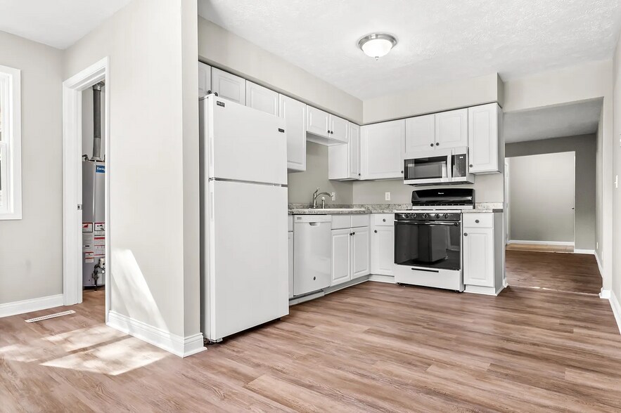 Kitchen - 501 E Cherry St