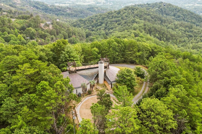 Building Photo - 1816 Bear Spgs Wy