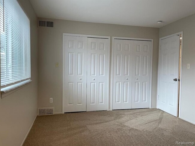 Building Photo - Milford Park Apartments