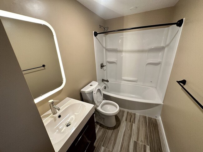 Building Photo - James Apt