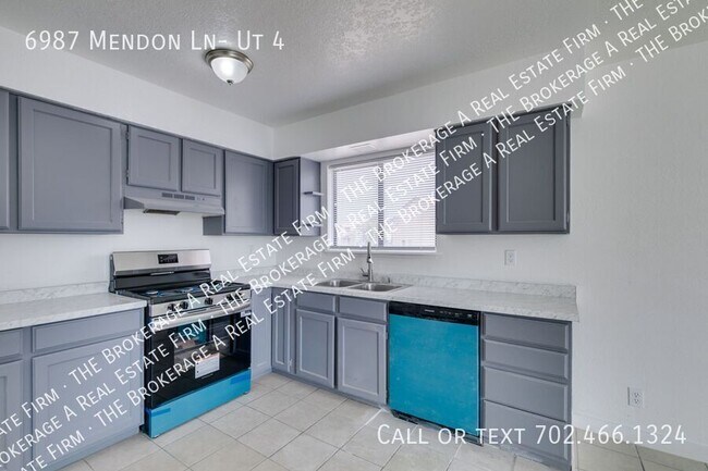 Building Photo - 6987 Mendon Ln