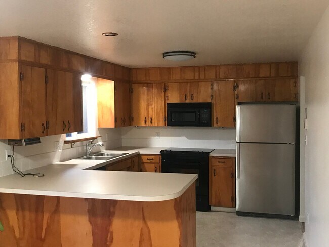 Building Photo - 3 Bed 1.75 Bath SFR Rambler Everett
