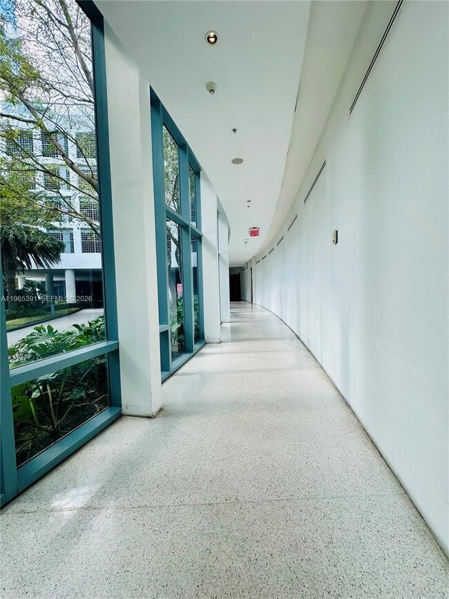 Building Photo - 601 NE 36th St