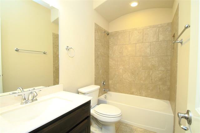 Building Photo - 4817 Green River Dr