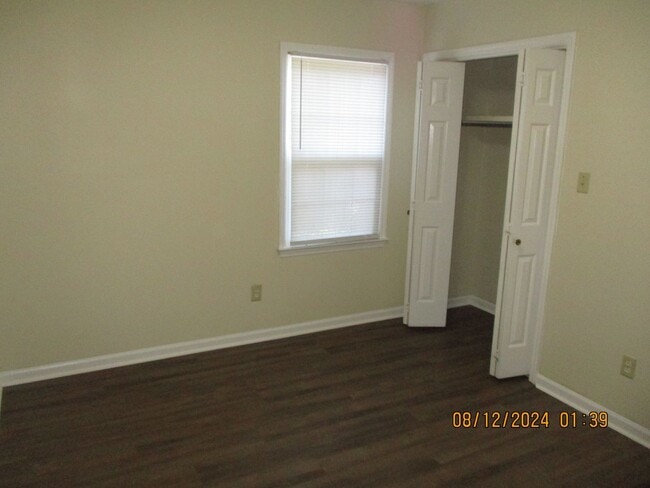 Building Photo - 2808 Falcon Ln