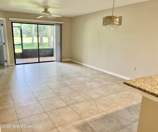 Building Photo - 1059 Country Club Dr