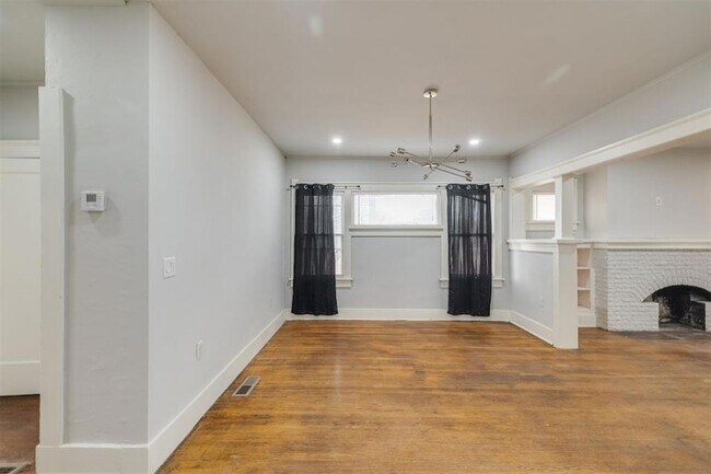 Building Photo - 726 NW 24th St