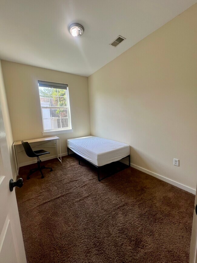 Bedroom 3 / Bedroom 4 - 1704 Cecil B Moore Ave