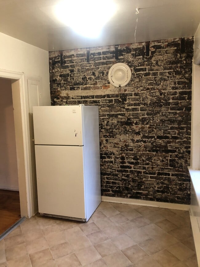 Building Photo - Amherst