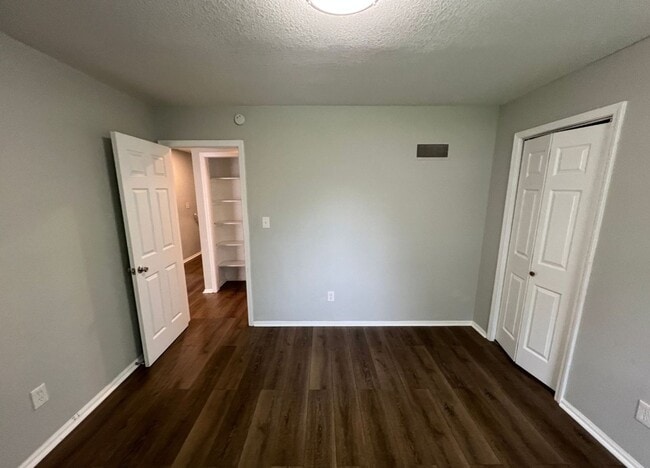 Building Photo - Coming Soon: Updated 3 Bedroom Duplex with...