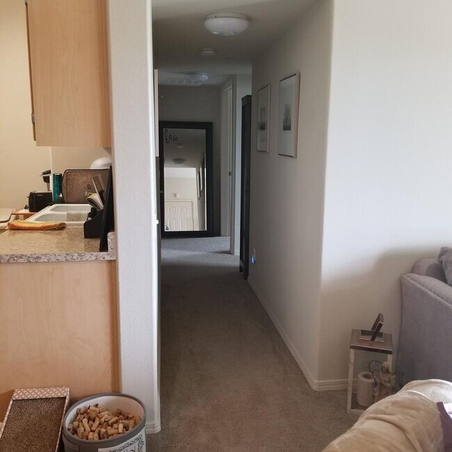 Building Photo - Seabreeze Apartment Homes - www.seabreezeapartmentslompoc.com