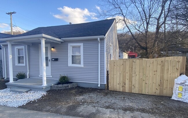 Building Photo - 437 Triplett Ave