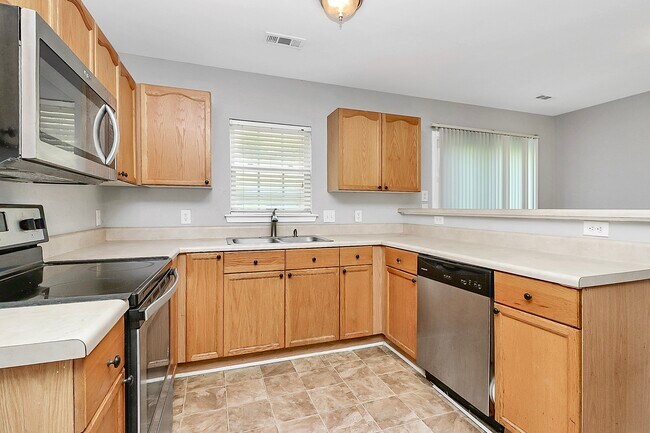 Building Photo - 5750 Laborde Ave