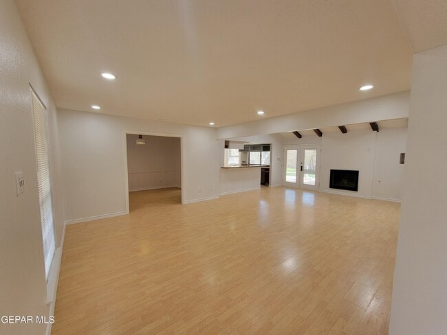 Building Photo - 6836 Orizaba Ave