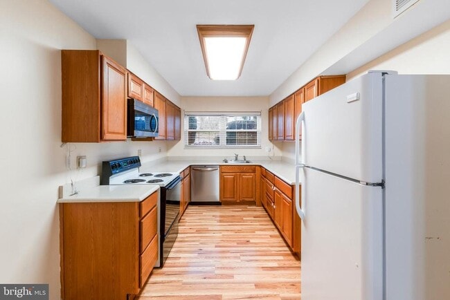 Building Photo - 428 Montemar Ave