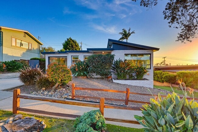 Building Photo - 3 Bedroom Home with Ocean Views in Point Loma