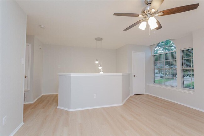 Building Photo - 13207 Vendrell Dr