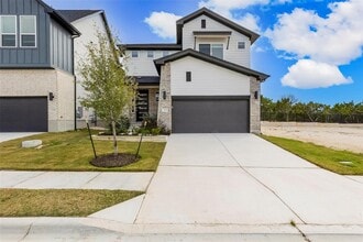 Building Photo - 2008 Kit Cir