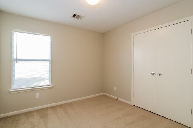 Building Photo - 8107 Sanders Glen Ln