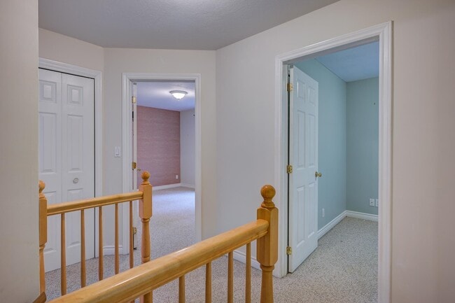 Building Photo - 28 Grachen Dr