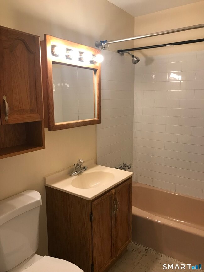 Building Photo - 270 -1 Richard St