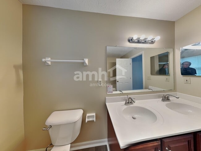 Building Photo - 6297 Satin Wood Dr