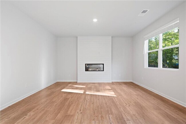 Building Photo - 785 Summerwood Ln