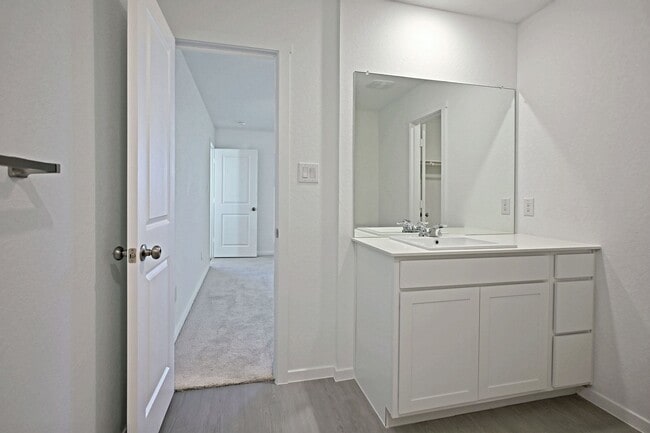 Building Photo - 2429 Legends Crk