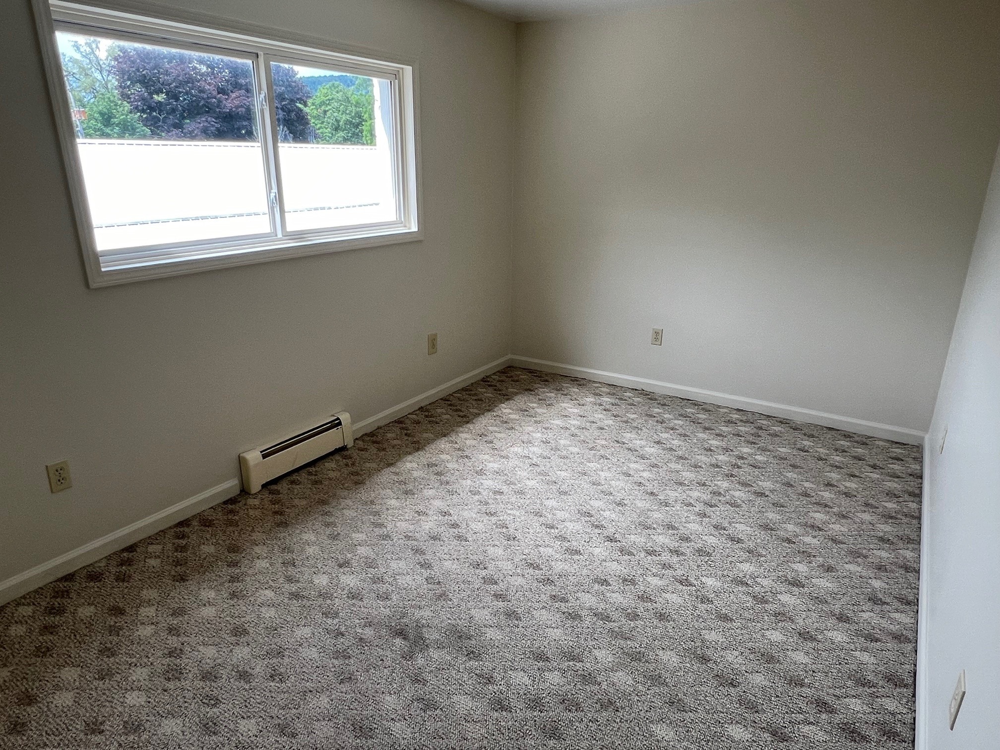 Building Photo - 115 Main St