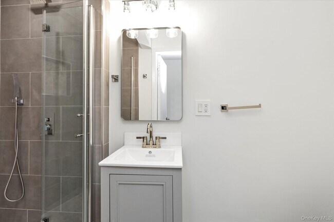 Building Photo - 17 Edna Dr