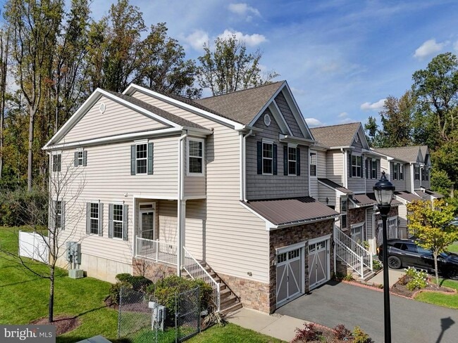 Building Photo - 101 Pearce Ln