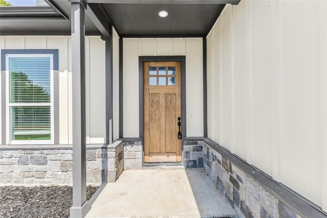 Building Photo - 2315 Progress Dr