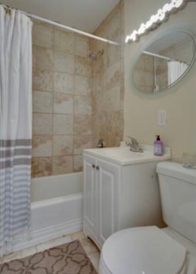 Building Photo - 1223 Orren St NE