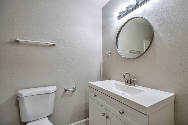 Building Photo - 5339 S Elati St