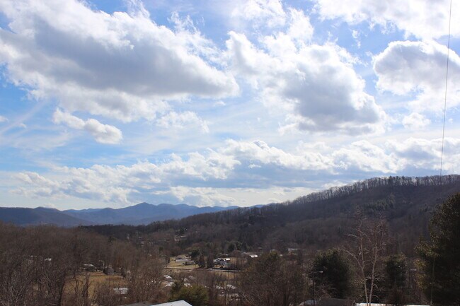 Building Photo - 54 Windy Hill Rd