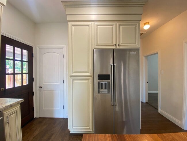 Building Photo - Fabulous Reno Historical House - Charming ...