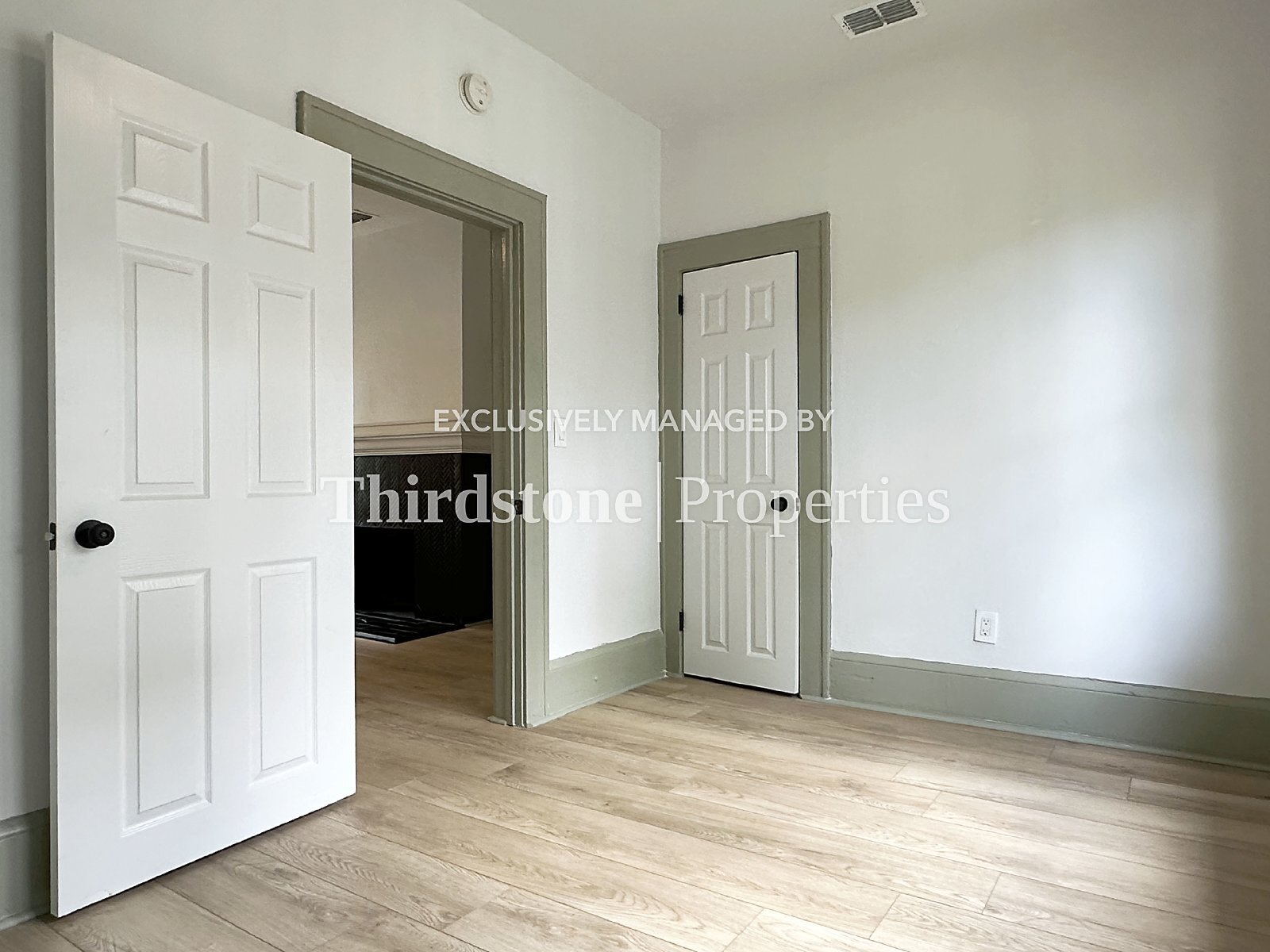 Building Photo - 2030 Redwing St