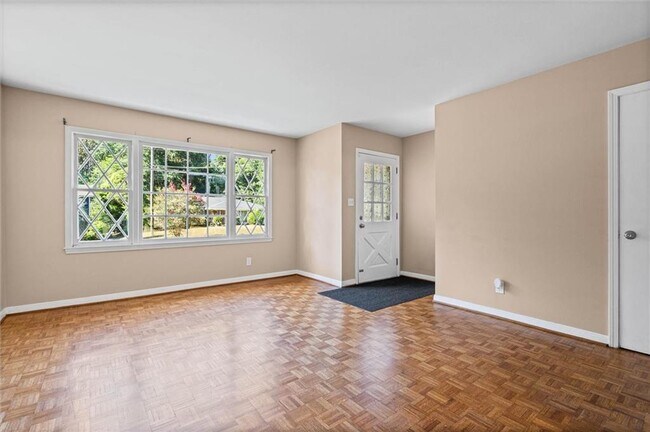Building Photo - 5516 Brightwood Ln