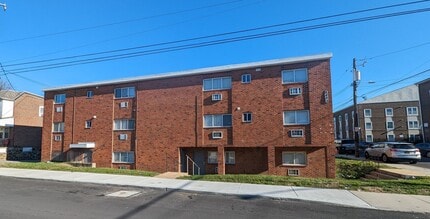 Building Photo - 1st Floor Efficiency