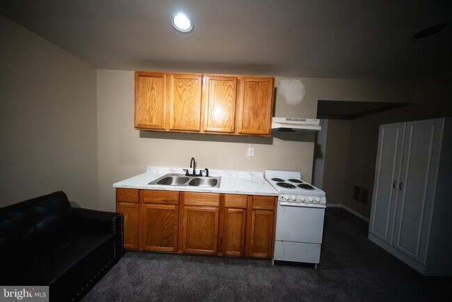 Building Photo - 853 Faraway Ct