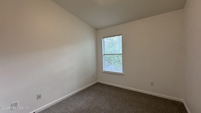 Building Photo - 13303 Solar Dr