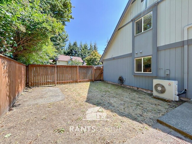 Building Photo - 220 Israel Rd SW