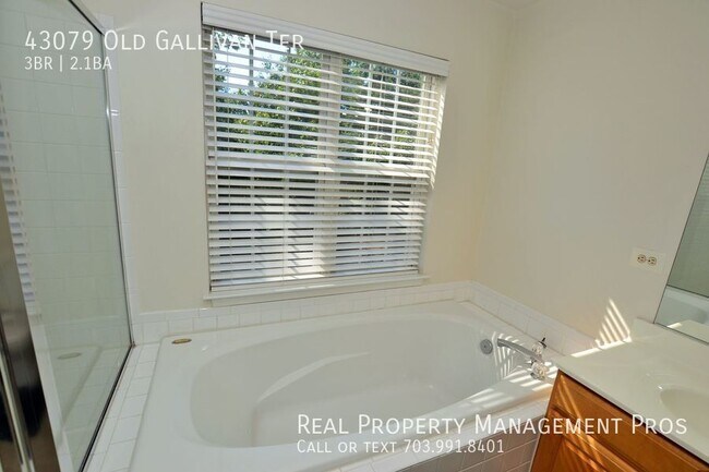 Building Photo - 43079 Old Gallivan Terrace