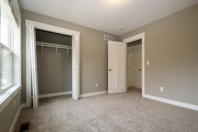 Building Photo - 2700 Dorman Ave