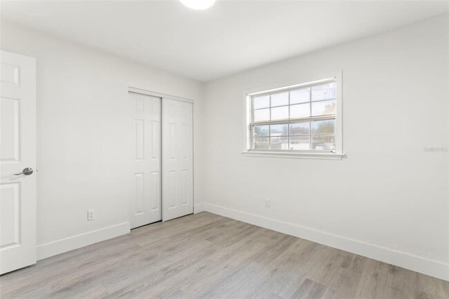 Building Photo - 1524 Arizona Ave NE