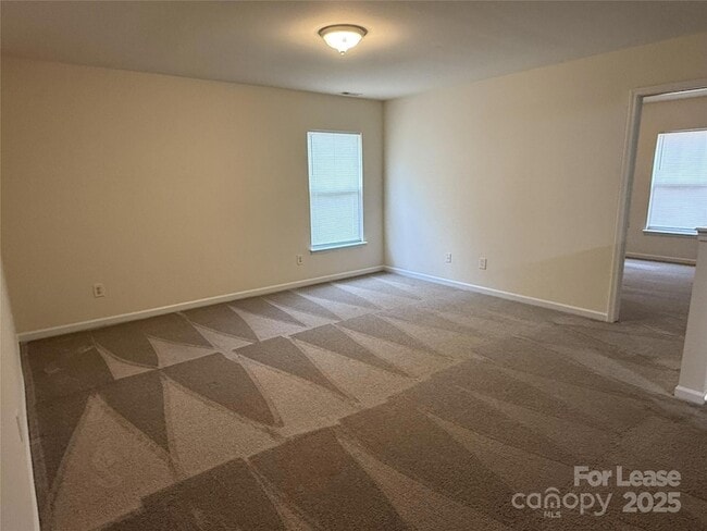 Building Photo - 1420 Ladora Dr